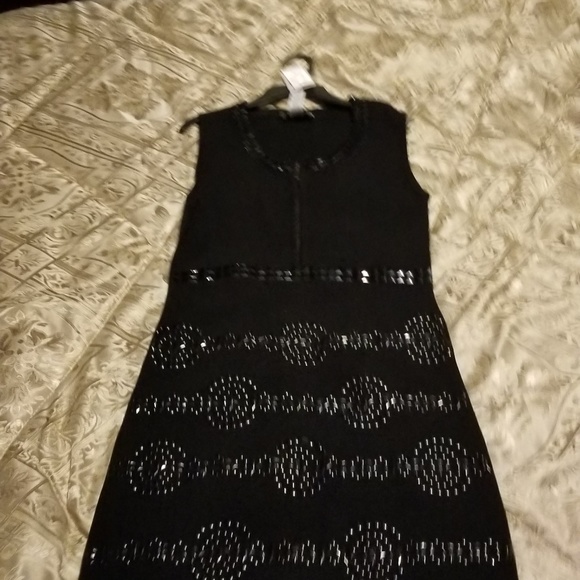 Dress - Picture 6 of 7